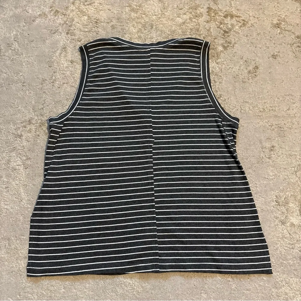 By Anthropologie Gray & White Striped Ribbed V Neck Tank Top Size Small - Picture 6 of 8